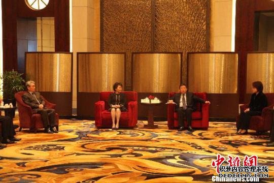 上海市长杨雄：引导更多侨胞侨商参与转型发展