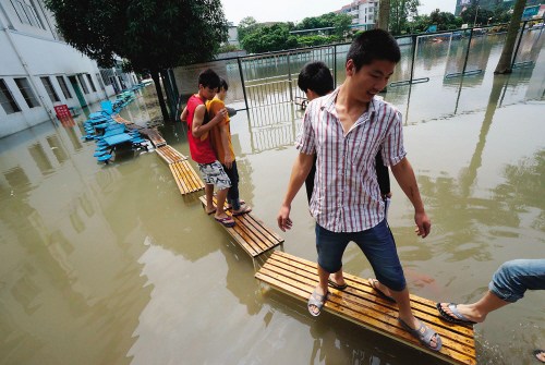 广西大部地区普降大雨现洪涝全区逾8万人受灾
