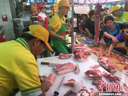 北大才子南京卖猪肉谈创业：官员慎“下海”学子应先就业